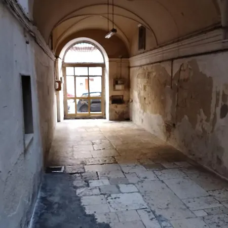 Апартаменты Con Due Da Letto Al Centro Di *