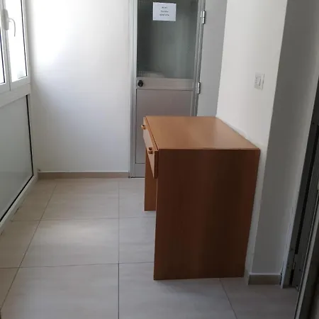 Daire Con Due Da Letto Al Centro Di *